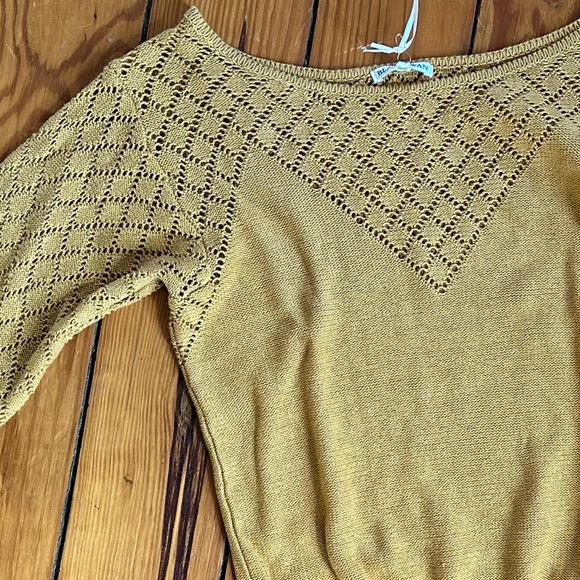 Black Swan Sweater Knit Crochet Champagne Woven - Picture 3 of 3